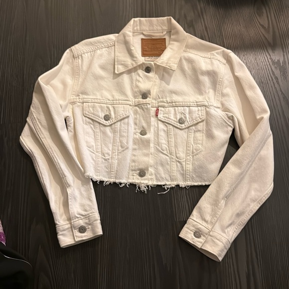 Levi’s cropped white trucker jacket - Picture 1 of 2